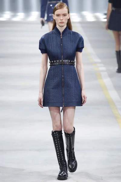 Look 3
